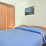 House Kristina 1203 度假居