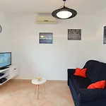 House Kristina 1203 度假居 *