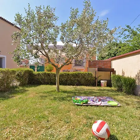 بيت للعطل House Kristina 1203 *