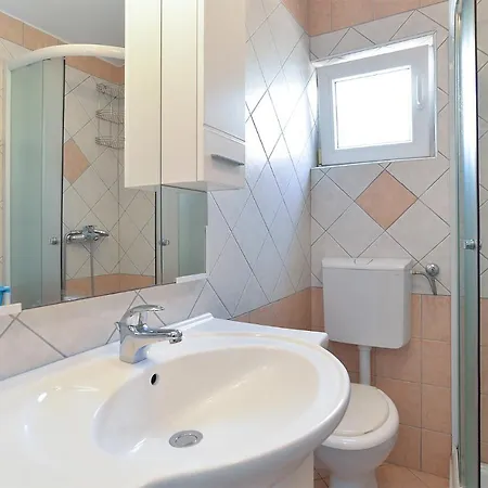 House Kristina 1203 بولا