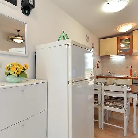 House Kristina 1203 بيت للعطل