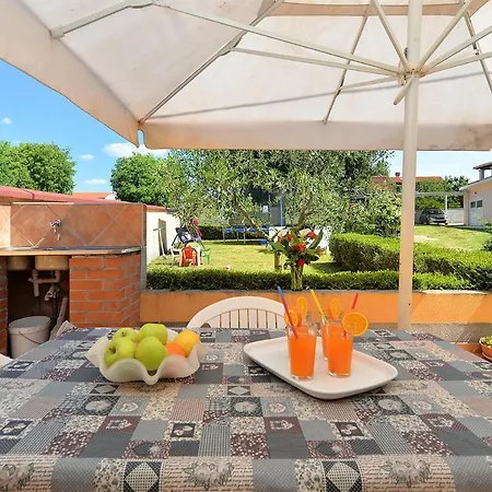 House Kristina 1203 بيت للعطل بولا