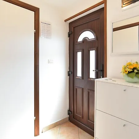 House Kristina 1203 بولا